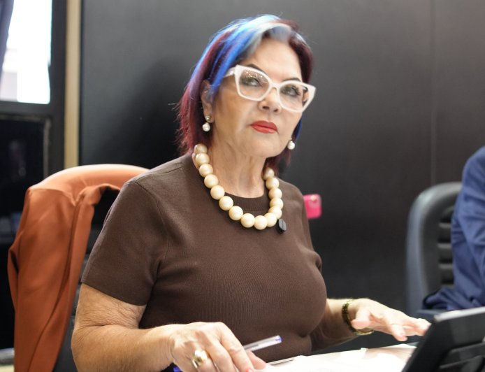 Lourdes Monteiro pede faixa elevada em escola e vistoria para tapa-buracos em Ponta Porã