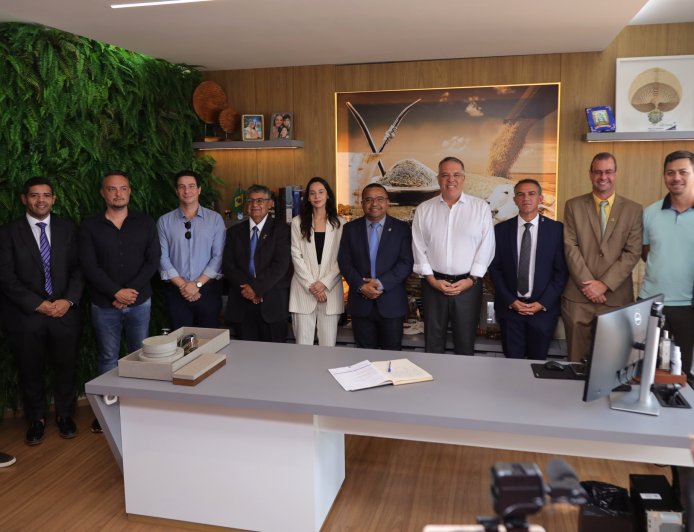 Vereadores prestigiam posse de  secretária na prefeitura de Ponta Porã