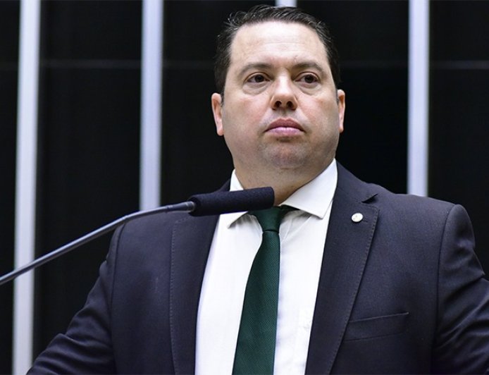 Rodolfo Nogueira apresenta PEC para instituir piso salarial nacional da Polícia Militar