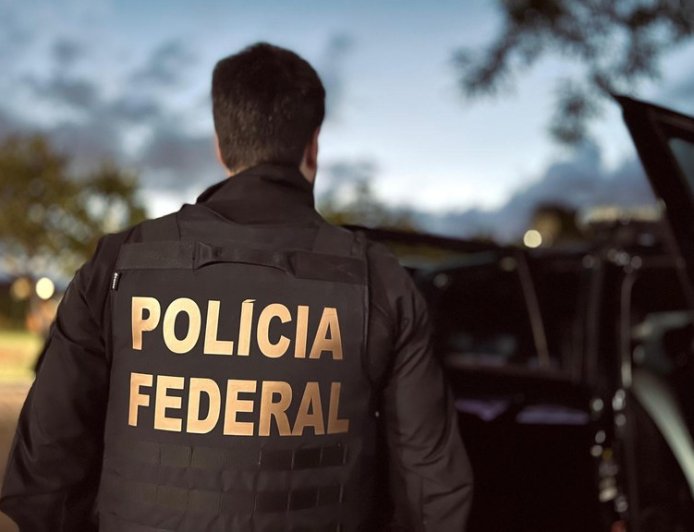 Ação: PF cumpre mandado de busca e apreensão em investigação sobre contrabando de cigarros