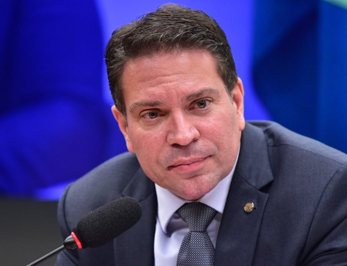 Réu: ICE prende Alexandre Ramagem nos Estados Unidos