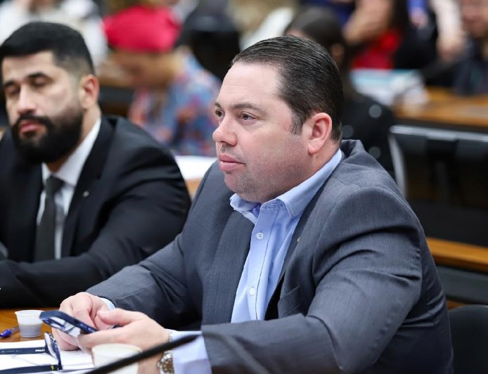 Rodolfo Nogueira defende pagamento em dinheiro por horas extras de policiais e bombeiros