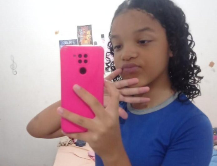 Hoje o dia é dela Raiane faz mais um ano de vida