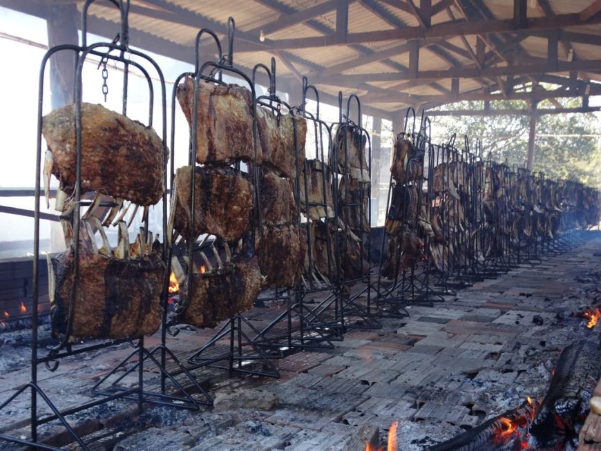 Domingo é dia de costelão no CTG Querência da Saudade