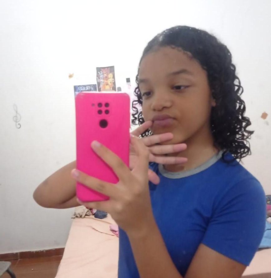 Hoje o dia é dela Raiane faz mais um ano de vida