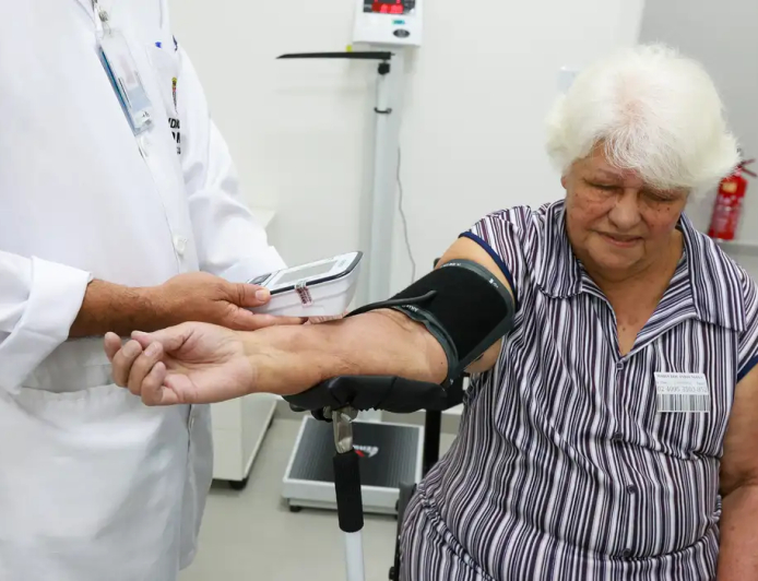 Em 2044, pessoas 50+ vão representar metade do consumo com saúde
