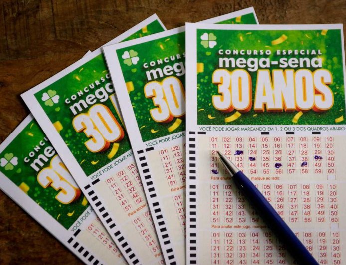 Comemoração: Caixa eleva para R$ 320 milhões estimativa de prêmio da Mega 30 anos
