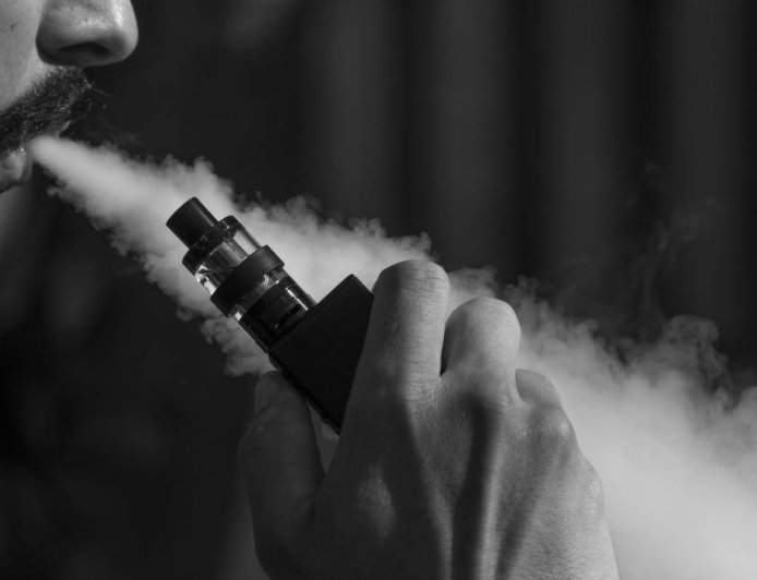 Entre jovens: INCA alerta para os riscos de cigarros com sabor e aroma