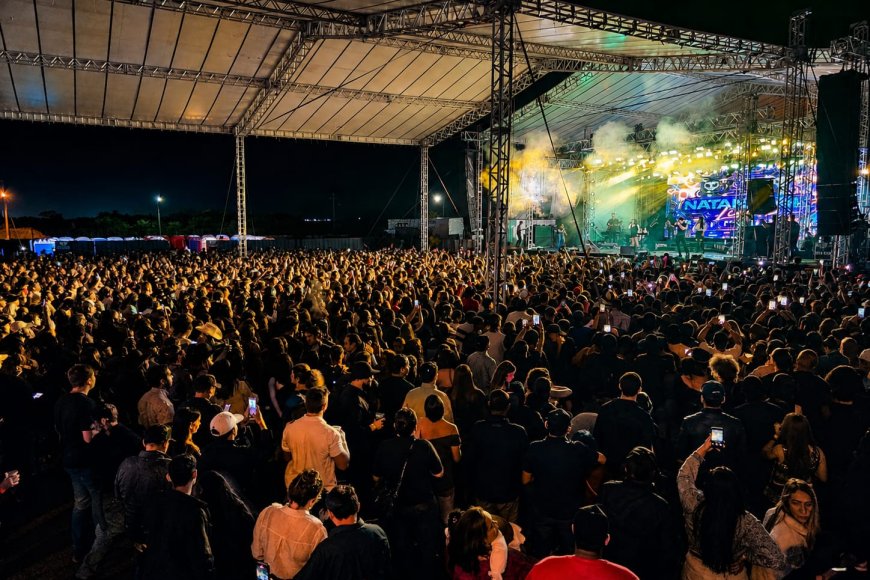 Evento: Multidão assiste show de Natanzinho Lima no fechamento da 60ª Expoagro
