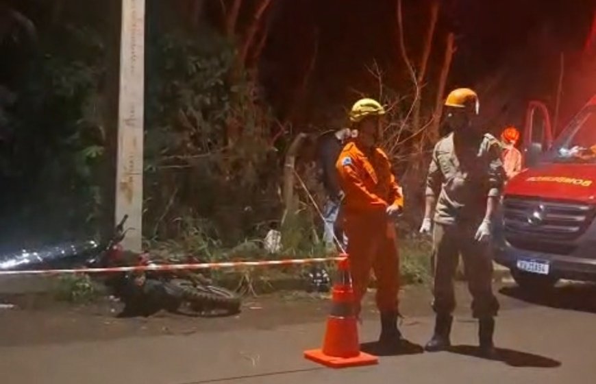 Urgente: Motociclista morre após colidir contra poste em bairro de Ponta Porã