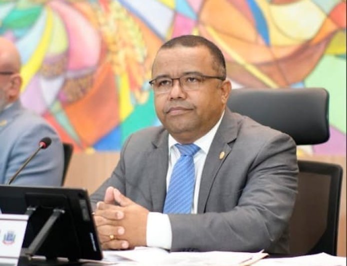 Vereador Jelson Bernabé quer fisioterapeuta especialista em neurologia atendendo pelo SUS
