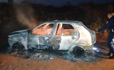 Carro queimado encontrado na fronteira pode ter sido usado em homicídio em Ponta Porã