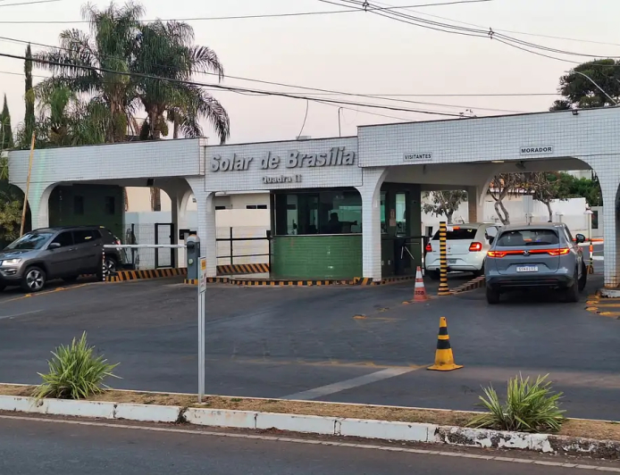 Mandado: PF não encontra armas após cumprir busca na casa de Bolsonaro