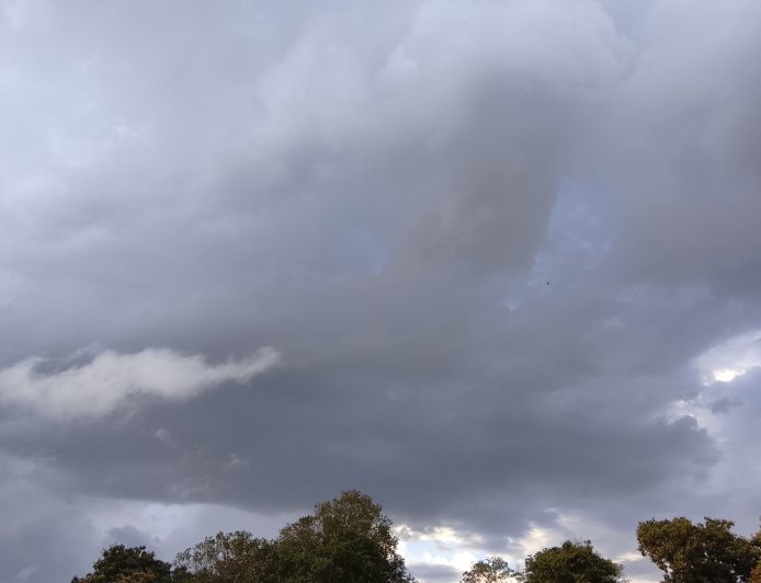 De olho: Frente fria avança por MS com previsão de chuva, trovoadas e queda nas temperaturas