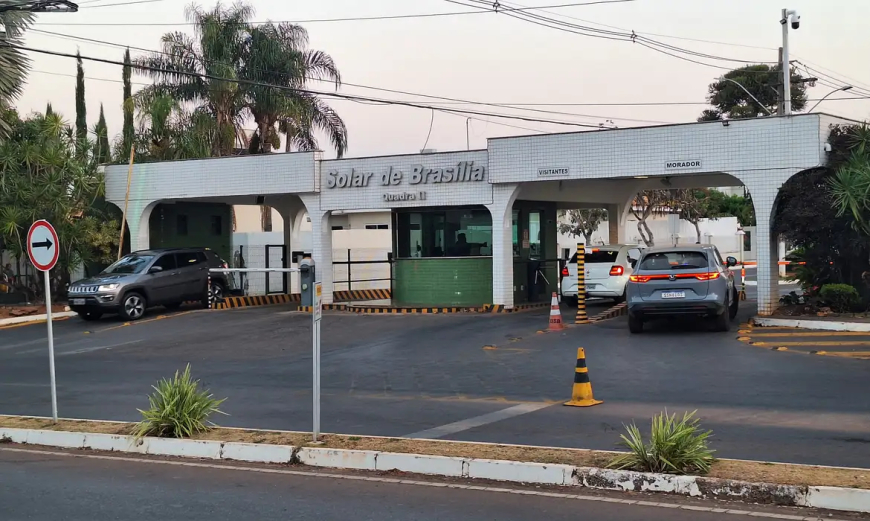 Mandado: PF não encontra armas após cumprir busca na casa de Bolsonaro