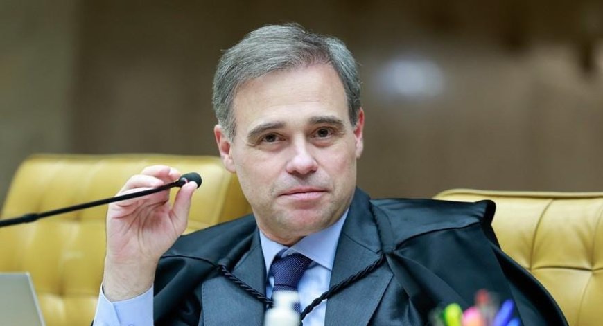 R$ 60 milhões: Mendonça autoriza PF a investigar repasses para filme sobre Bolsonaro