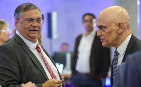 Possível análise: Dino e Moraes defendem rediscutir dispensa de diploma para jornalista