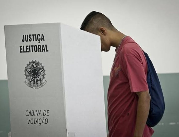 9,2 milhões de jovens entre 16 e 24 anos devem votar em 2026: Com envelhecimento da população, eleitorado jovem recua 22% em 16 anos