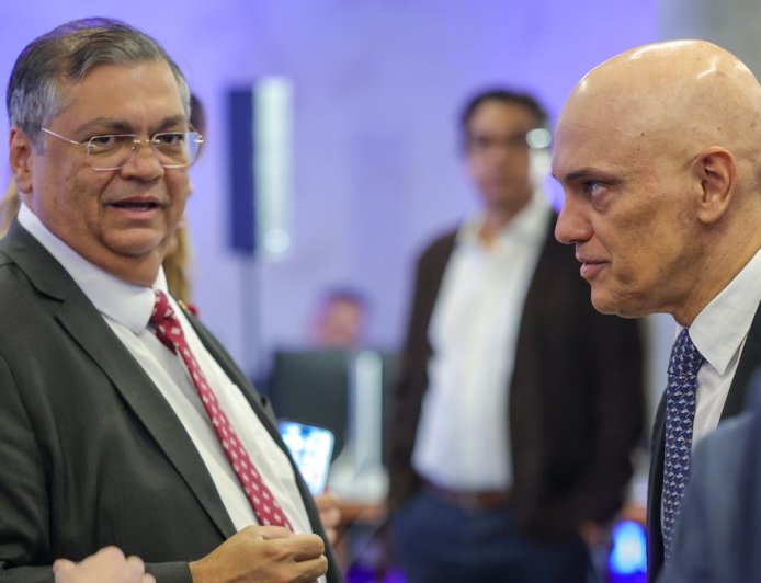 Possível análise: Dino e Moraes defendem rediscutir dispensa de diploma para jornalista