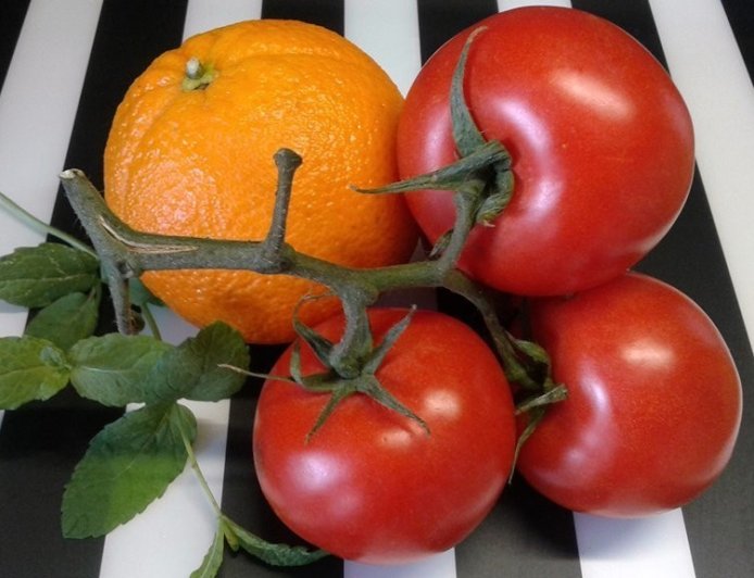 Preços: Laranja dispara e tomate chega a R$ 7,99 na Capital