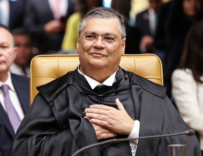 Decisão: Dino autoriza PF a acessar investigação sobre produtora do Dark Horse
