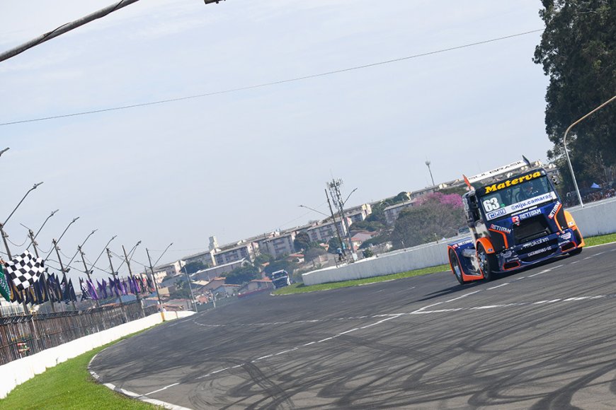 Douglas Colett vence a Fórmula Truck	em Londrina com final emocionante