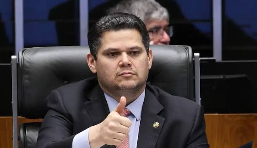 Proposta: Alcolumbre envia PEC do fim da escala 6x1 para CCJ do Senado