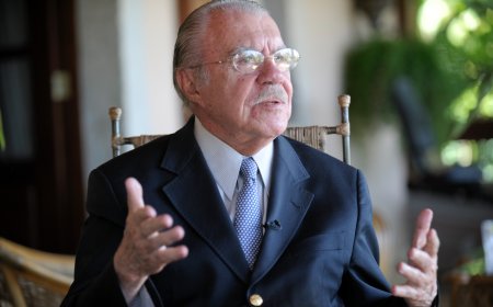 Ex-presidente: Sarney é internado no Sírio-Libanês para tratar pneumonia