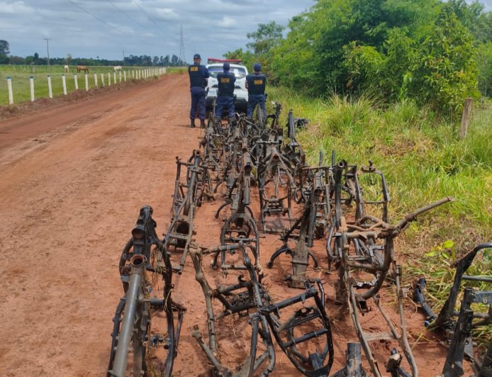Anhanduí: GCM encontra área com mais de 70 quadros de motocicletas