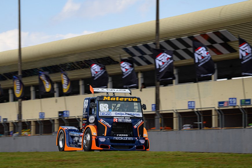 Magnabosco faz o melhor tempo no 1º  dia da Fórmula Truck em Cascavel