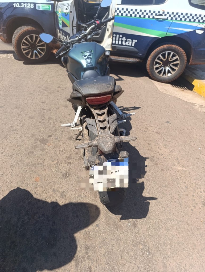 Polícia Militar de Ponta Porã apreende motocicleta com indícios de clonagem e conduz homem à Delegacia