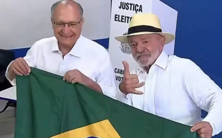 Presidenciável: Lula vota em São Bernardo do Campo acompanhado de Alckmin, Marina, Tebet e Haddad