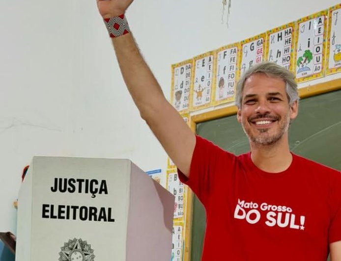Tiago Botelho vota em Dourados e projeta expectativa de vitória para a ALEMS