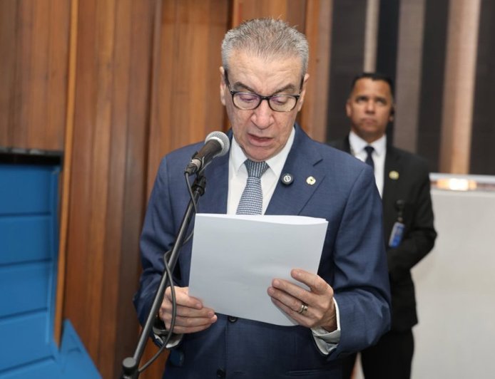 Deputados debatem solução para a erradicação das árvores de murta em todo o Estado