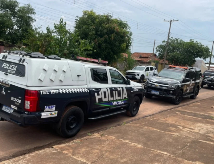Suspeito fugiu após o crime: Mulher é morta com oito tiros em casa noturna