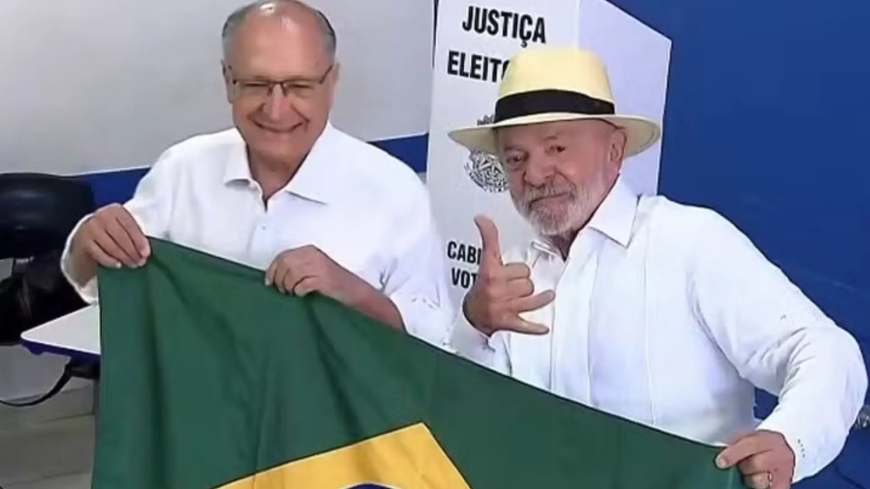 Presidenciável: Lula vota em São Bernardo do Campo acompanhado de Alckmin, Marina, Tebet e Haddad
