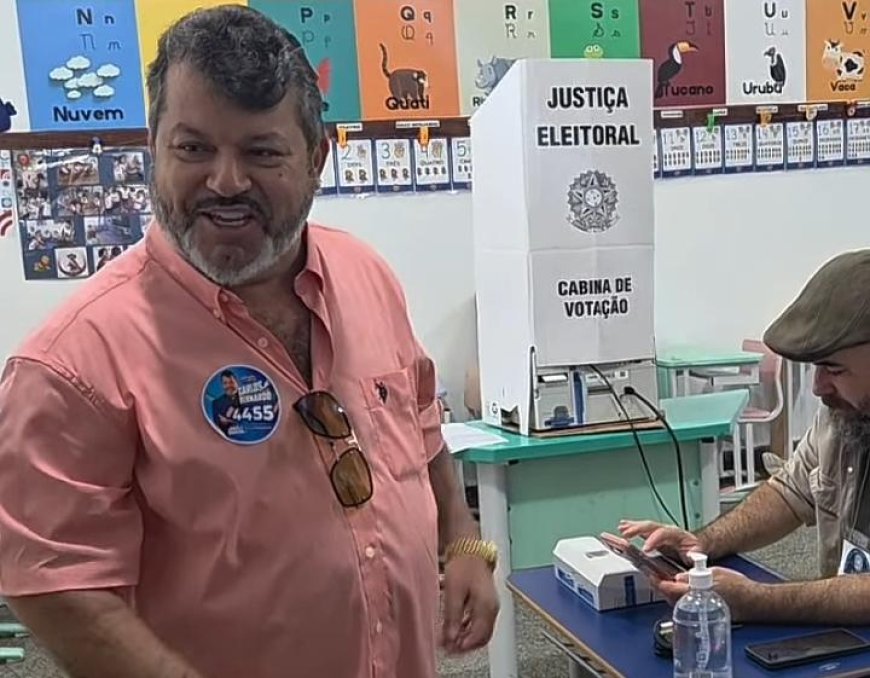 Carlos Bernardo vota em Ponta Porã e demonstra otimismo rumo à Câmara Federal