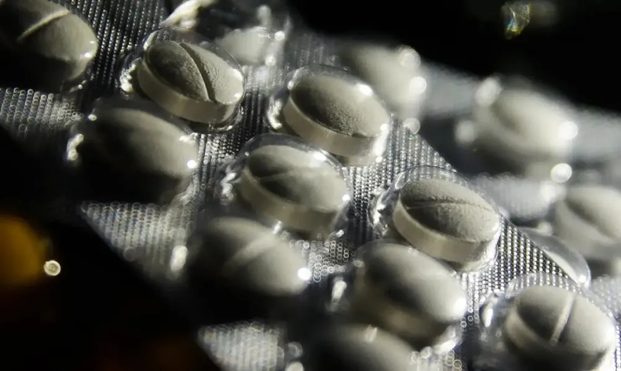 Suspeita de produtos falsificados: Anvisa proíbe lotes de medicamento para tratar câncer