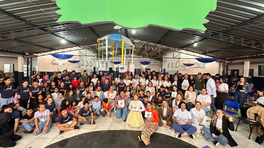 Escola Municipal Rural Graça de Deus recebe lançamento de livro sobre prevenção à violência doméstica em guarani kaiowá