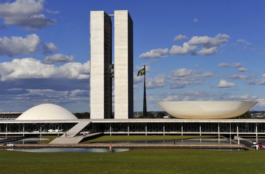 Projeto de lei amplia oferta de geriatras no SUS