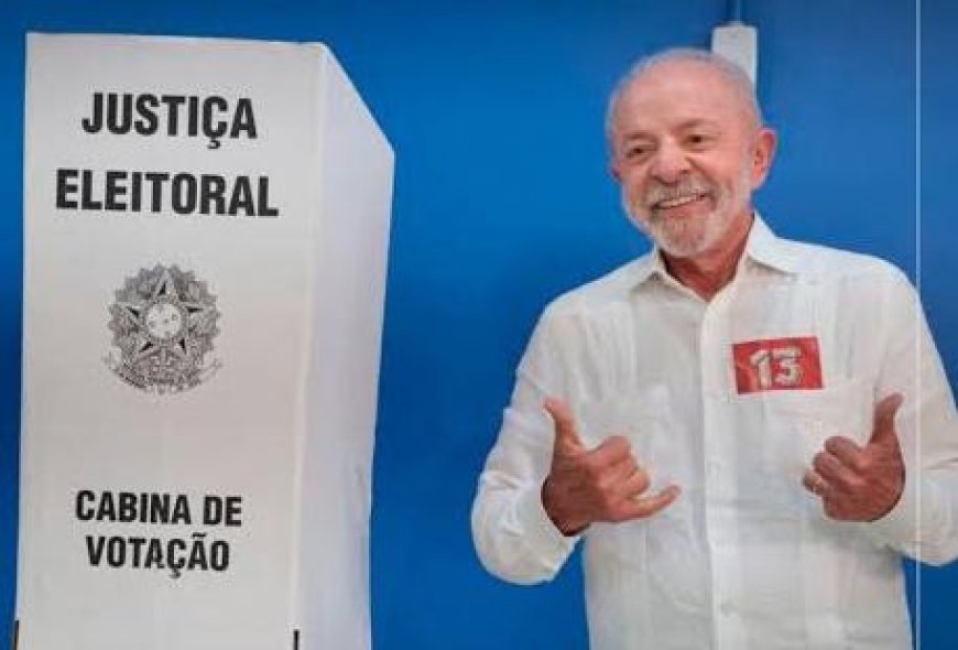 Agradeceu o apoio do povo: Lula vota e enaltece mobilização popular: "nunca vi nada igual"