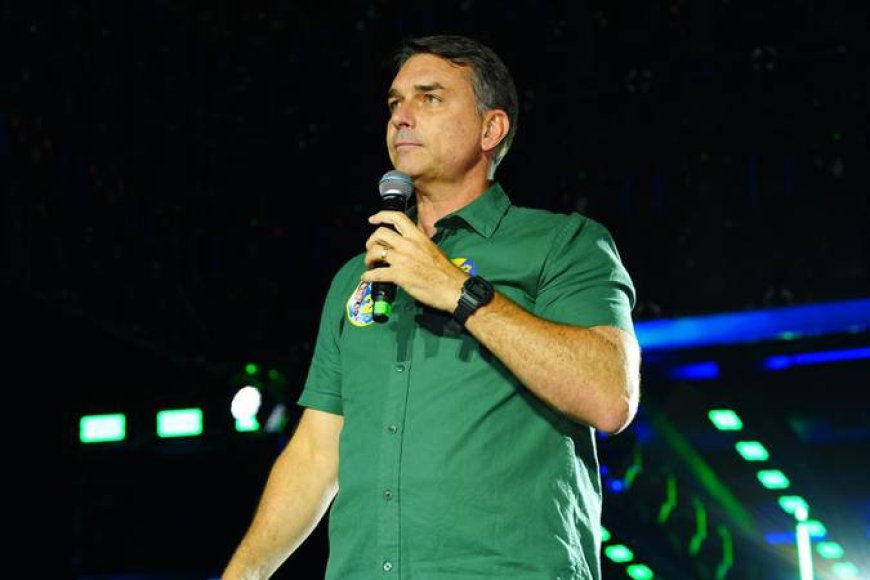 STF nega haver autorização judicial; PF planeja busca e apreensão em casa de Flávio Bolsonaro, ação é cancelada